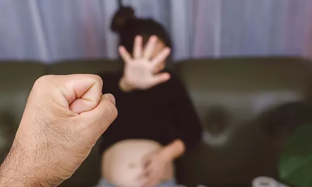 Grávida de 6 meses é agredida e ameaçada em Maceió; suspeito é detido