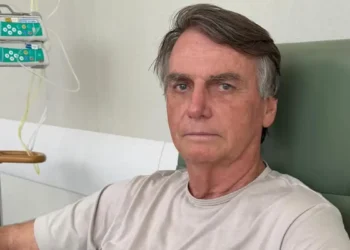 Bolsonaro recebe autorização para atendimento odontológico fora da prisão domiciliar