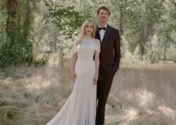 Emma Roberts revela detalhes emocionantes de seu casamento com Cody John
