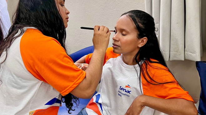 Senac oferece vagas gratuitas em cursos de beleza nas cidades de Maceió e Arapiraca