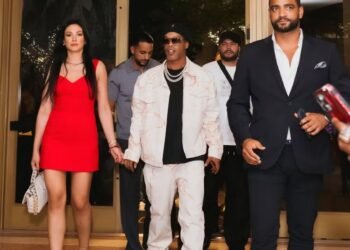 Ronaldinho Gaúcho chega à Itália para confirmar retorno ao futebol profissional