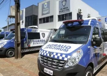 Criança de 6 anos é abandonada em carro de aplicativo e acaba em abrigo em Cascavel