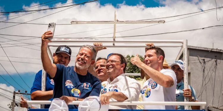Arthur Lira participa de carreata em Arapiraca ao lado de Luciano e Lucas Barbosa