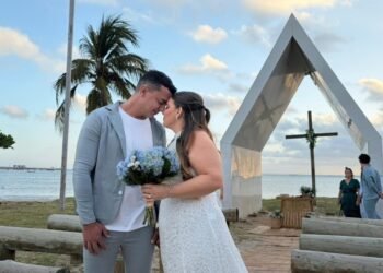 Casal de Boa Esperança do Sul realiza sonho de casamento na Capelinha do Jaraguá em Maceió