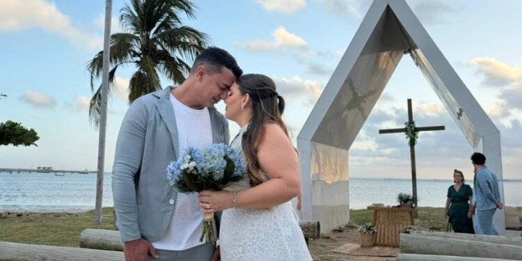 Casal de Boa Esperança do Sul realiza sonho de casamento na Capelinha do Jaraguá em Maceió