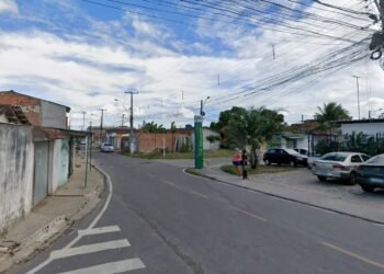 Homem é detido por suspeita de tráfico de drogas em praça de Maceió