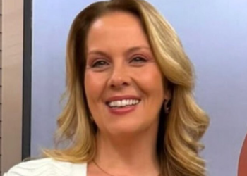 Apresentadora da Globo comove a internet ao comunicar o falecimento da irmã gêmea