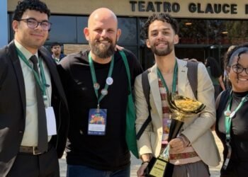 Estudantes da Ufal criam bioinseticida inovador com sementes de graviola e ganham prêmio nacional