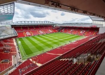 Liverpool x Nottingham Forrest: saiba onde assistir e horário da partida pela Premier League