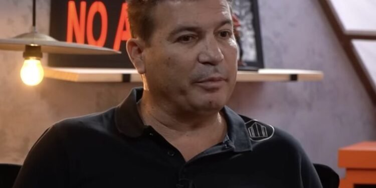 Ex-jogador pentacampeão é acusado de agredir companheira em São Paulo