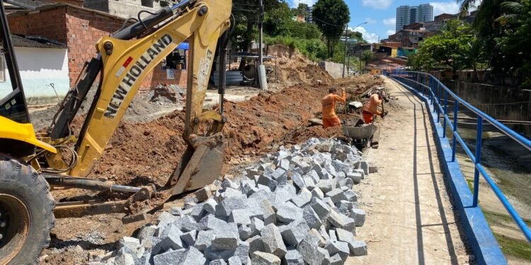 Obras de trânsito em Maceió avançam no Vale do Reginaldo