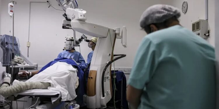 Quedas e queimaduras lideram internações de crianças no Brasil