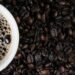 Consumo de café pode estar relacionado a menor gordura e mais massa muscular, indica estudo
