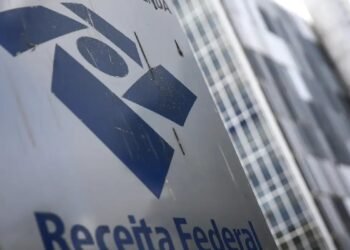 Receita Federal realiza pagamento do último lote de restituição do Imposto de Renda 2026