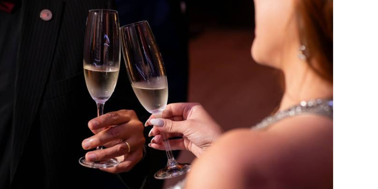 Mulheres sofrem prejuízos de até R$ 2.000 em busca de ‘sugar daddy’
