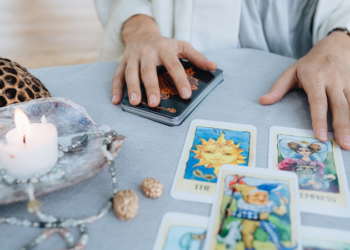 Previsões do Tarot para os Signos em 30/08/2026