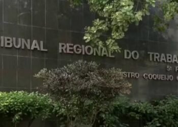 Auxiliar de buffet é dispensado por justa causa após consumo de whisky em festa de Salvador
