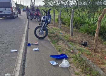 Colisão entre motociclistas deixa dois feridos na AL-115