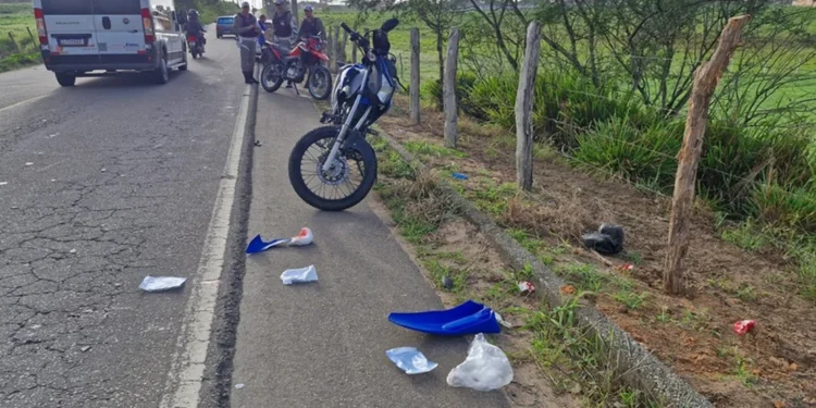 Colisão entre motociclistas deixa dois feridos na AL-115