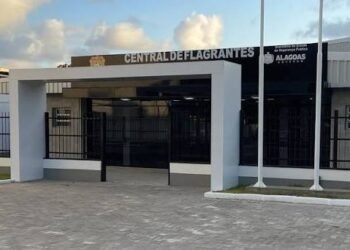 Mulher é detida após confusão motivada por traição no Benedito Bentes