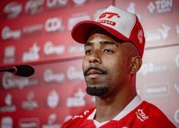 Ex-jogador do CRB colabora com investigação policial após ser alvo de operação