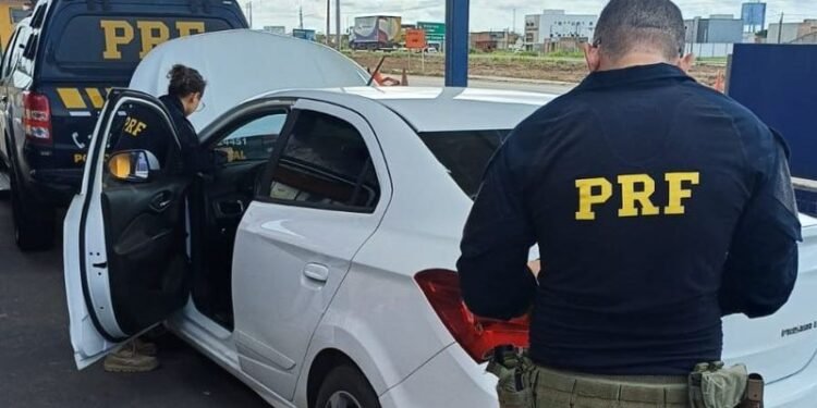 Carro roubado em 2023 é encontrado pela PRF em São Miguel dos Campos