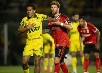 Flamengo busca vitória para tirar Vasco do Z-4 no Brasileirão