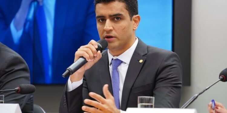 Candidato JHC falta à entrevista na TV Gazeta