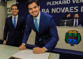 João Catunda é empossado como vereador na Câmara Municipal de Maceió