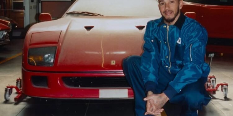 Lewis Hamilton restaura icônica Ferrari F40 em parceria com a Ferrari